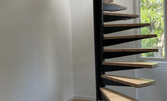Conception , fabrication et pose d'un escalier colimaçon sur mesure, Saint-Maximin-la-Sainte-Baume, Atelier Bois d'Acier