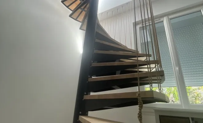 Conception , fabrication et pose d'un escalier colimaçon sur mesure, Saint-Maximin-la-Sainte-Baume, Atelier Bois d'Acier