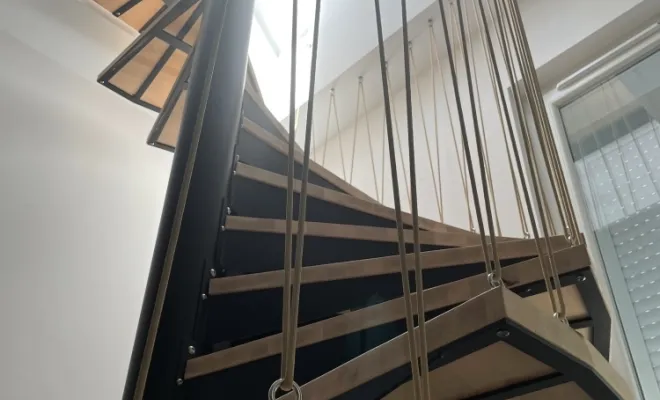 Conception , fabrication et pose d'un escalier colimaçon sur mesure, Saint-Maximin-la-Sainte-Baume, Atelier Bois d'Acier